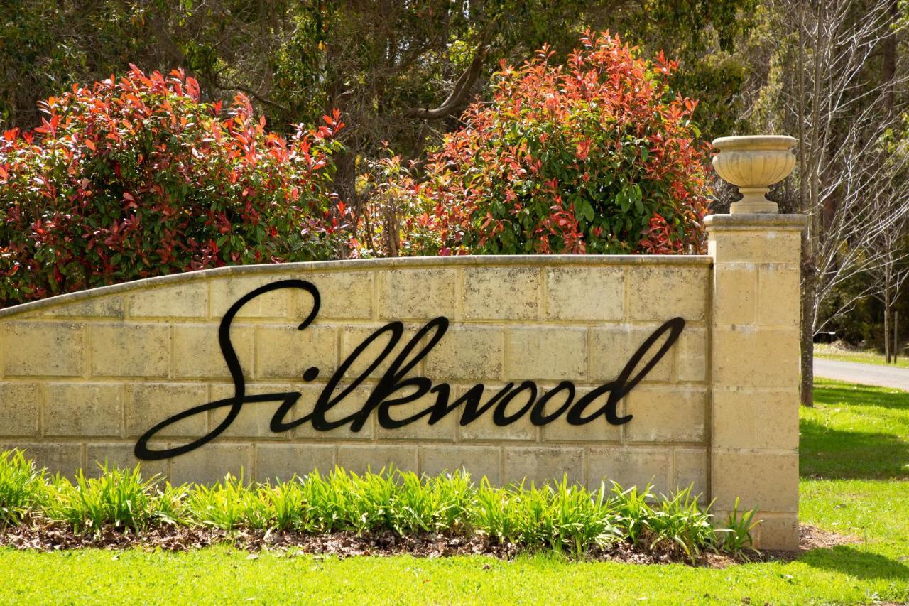Silkwood Estate Villa Pemberton Exterior photo